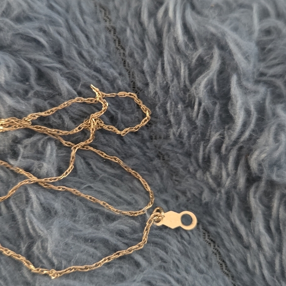 2 Broken 14k Gold Neclaces - Picture 4 of 13